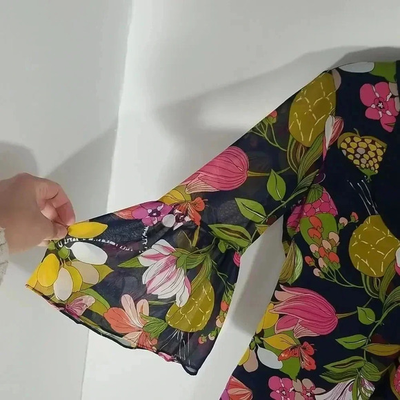 {Trina Turk} Retro Floral Print Blouse - Picture 6 of 13